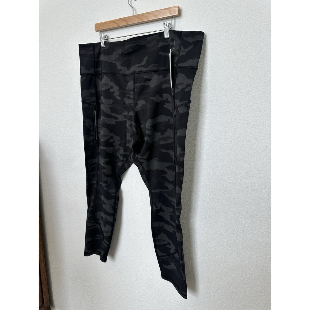 NWT Athleta RAINIER REFLECTIVE TIGHT Leggings Camo Black Cropped 3XL - Picture 3 of 12